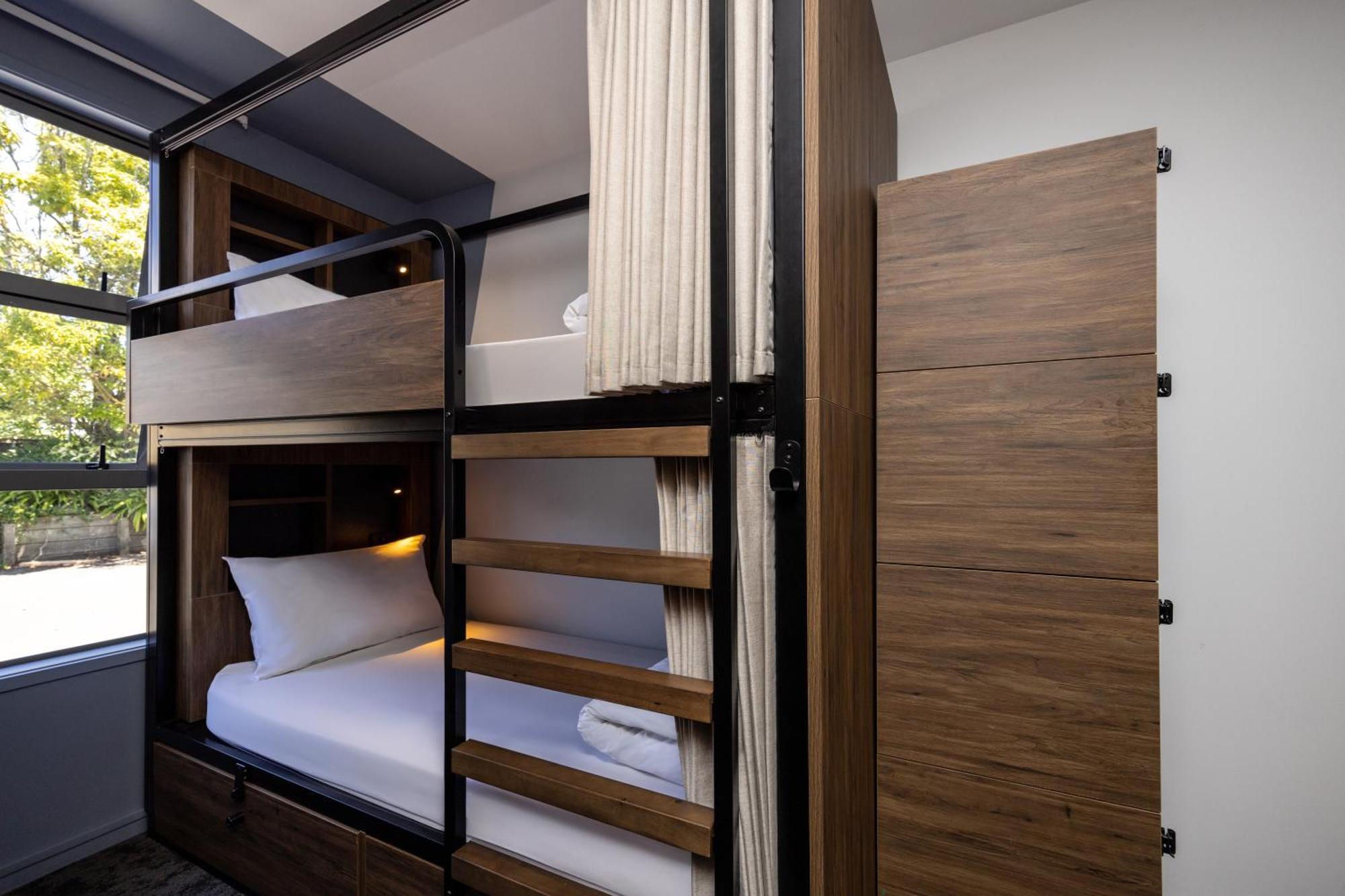 Haka House Rotorua Hostel Bagian luar foto A bunk bed