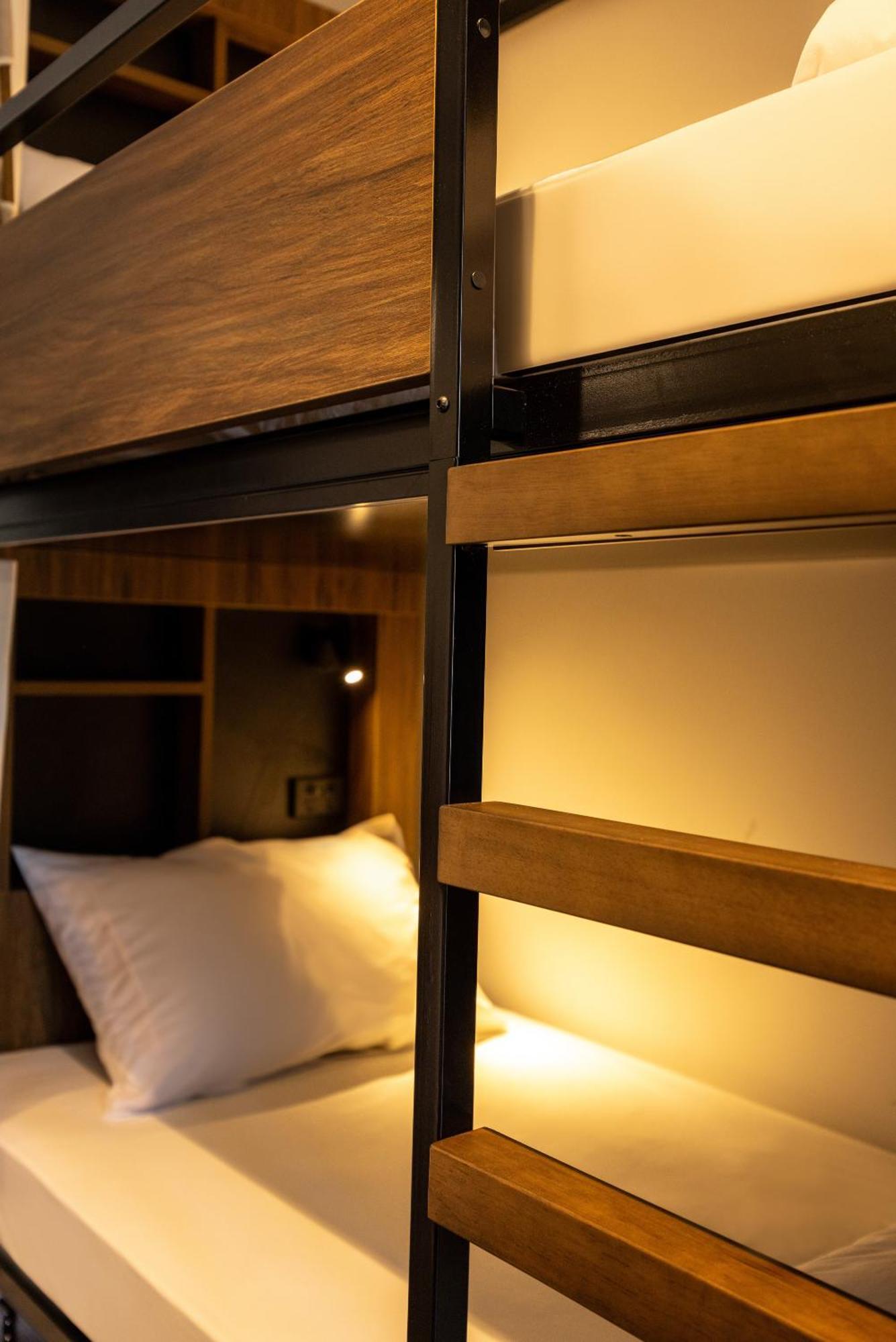 Haka House Rotorua Hostel Bagian luar foto A capsule hotel in Tokyo