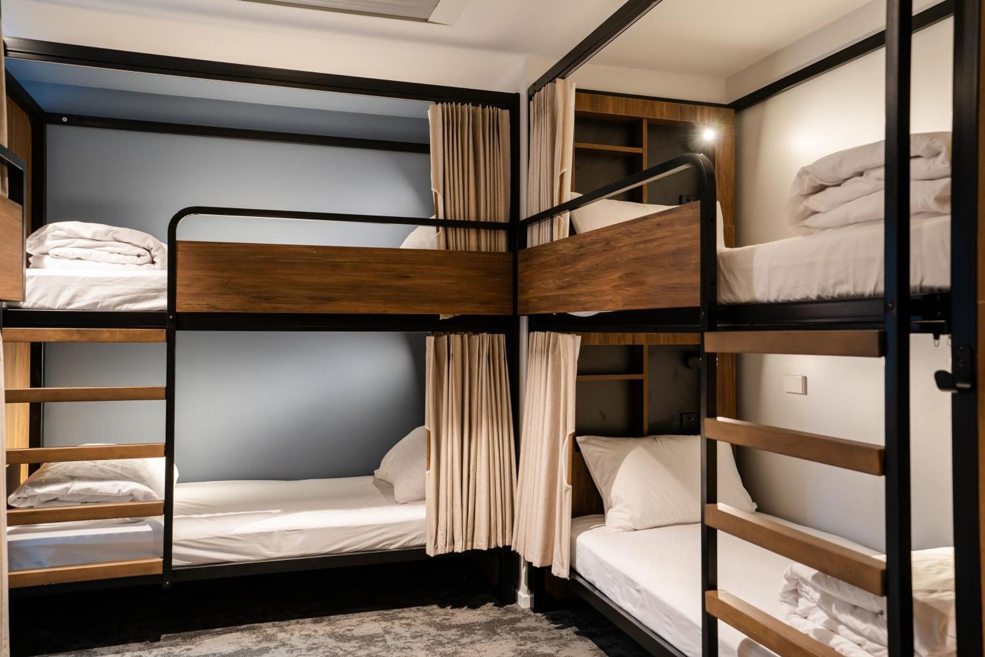 Haka House Rotorua Hostel Bagian luar foto A capsule hotel in Tokyo